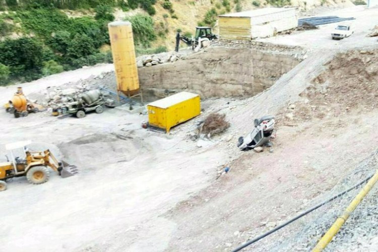 سقوط خودرو در مسیر جاده نودشه یک کشته برجای گذاشت