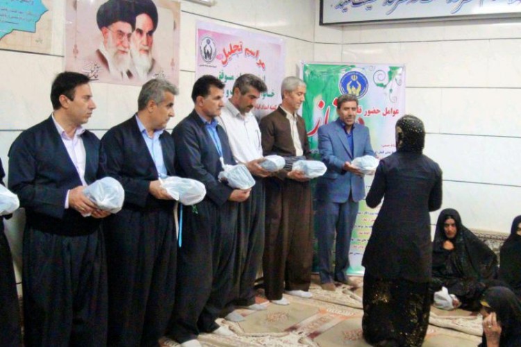 سواد آموزان تحت پوشش کمیته امداد امام خمینی (ره) جوانرود تجلیل شدند