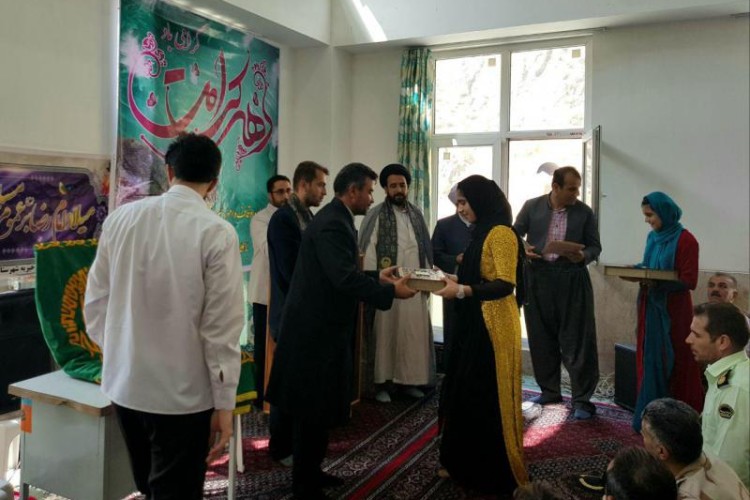 تجلیل از دانش آموزان برگزیده علمی پاوه