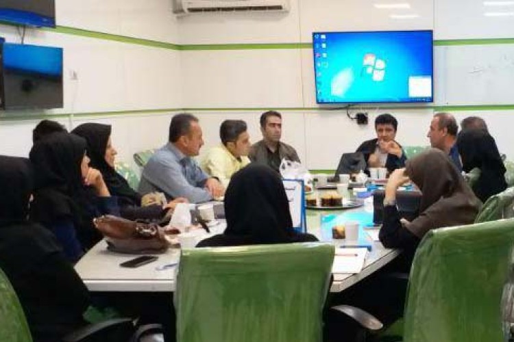 برگزاری کارگاه آموزشی پیشگیری از بیماریهای انسان و دام در مرکز بهداشت پاوه