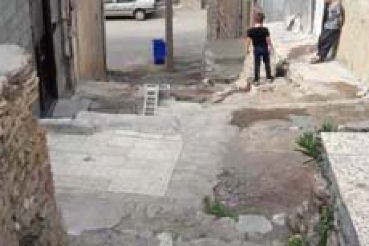 وضعیت نامناسب کوچه شهید بهرام میرزایی در خیابان رسالت پاوه 