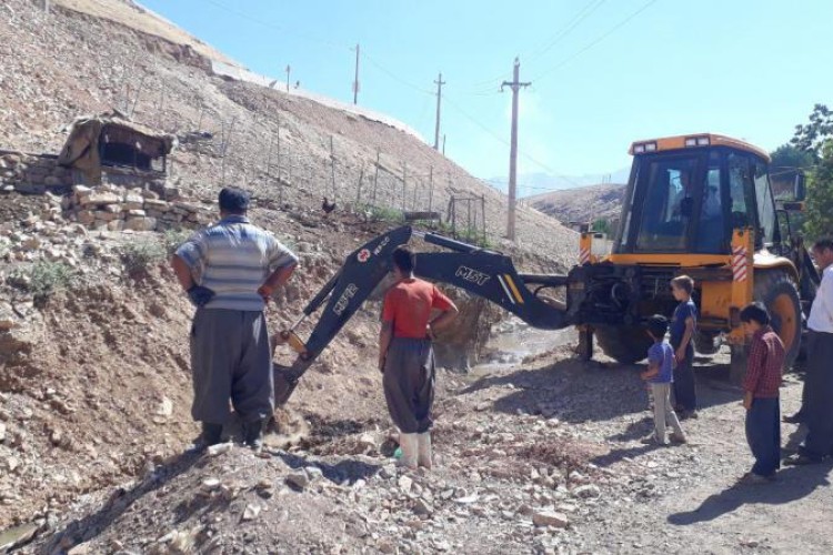 اصلاح و بازسازی ۵۰ متر شبکه انتقال فاضلاب خیابان آتشگاه شهر بانه وره