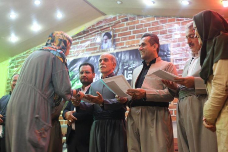 گزارش تصویری از آیین تجلیل از مدال آوران مسابقات ورزشی آموزشگاهی در پاوه