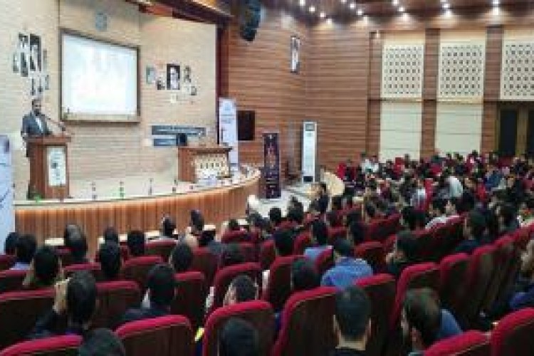 ما به کنار رفتن بولتون قانع نیستیم، روزی می‌رسد که ترامپ را محاکمه کنیم/ تلاش دشمن برای محاصره اقتصادی و فرهنگی کشور