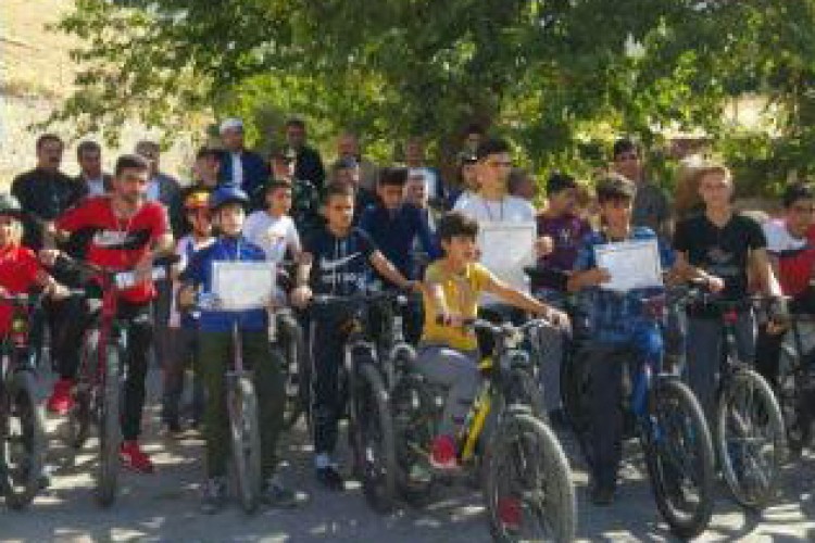 مسابقات دوچرخه سواری در پاوه برگزار شد