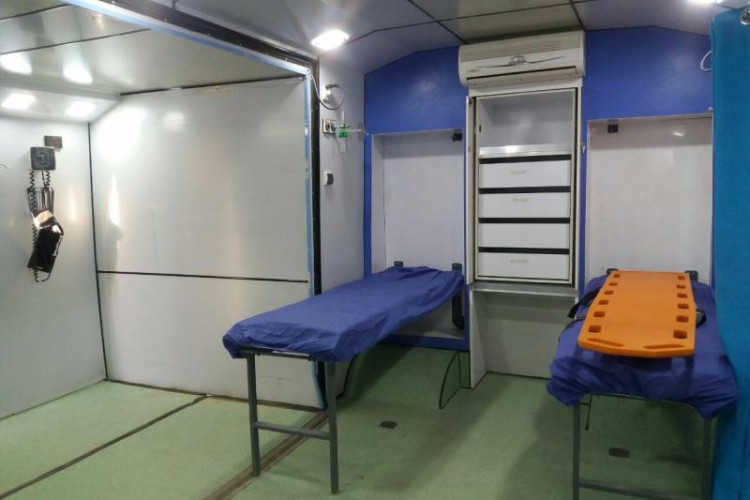 گزارش تصویری از برپایی بیمارستان صحرایی برای ویزیت رایگان بیماران در تازه آباد سریاس