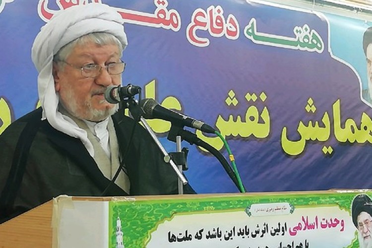 روحانیون باید با دانش خود تفکرات افراد تندرو را اصلاح کنند