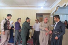 مسئولان شهرستان پاوه به دیدار خانواده شهدا رفتند