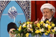 امام جمعه پاوه: اختلافات امروز بین سنی آمریکایی و شیعه انگلیسی است