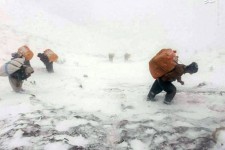 گرفتار شدن کولبرها در تته/یک نفر کشته شد