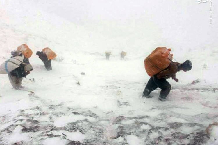گرفتار شدن کولبرها در تته/یک نفر کشته شد