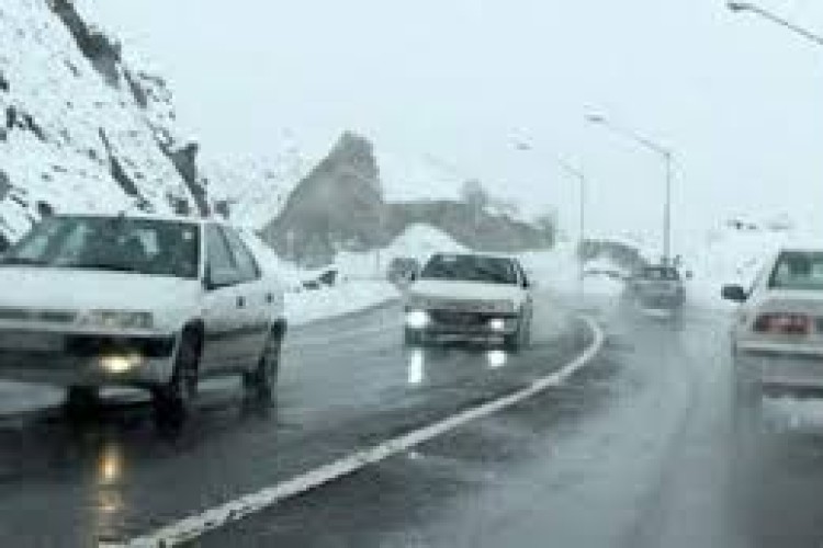 تردد در محور پاوه با زنجیر چرخ امکان پذیر است 