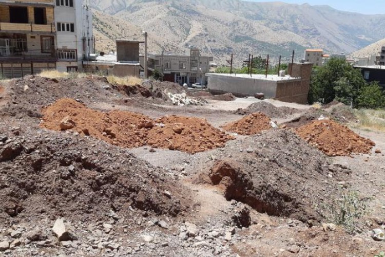 شهرکی در محاصره مصالح ساختمانی!/ جدال شهرداری و سکوت فرمانداری