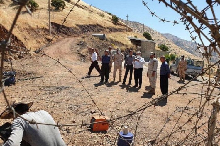 بازدید فرماندار پاوه  از روند آماده نمودن دروازه ی دوم بازارچه مرزی شوشمی