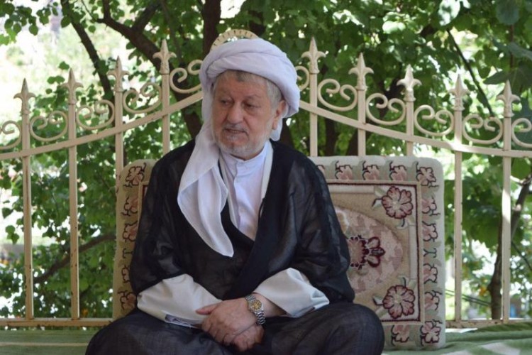 اجازه نخواهیم داد کرونا رسانه منبر نماز جمعه را تعطیل کند/  مسئولان هنگ مرزی در خصوص نحوه برخورد با کولبران تجدید نظر کنند 