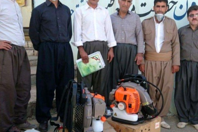 اقدامی پسندیده از دهیاری روستای تشار شهرستان پاوه/ خرید ۲ عدد دستگاه دمنده به ارزش ۹ میلیون تومان