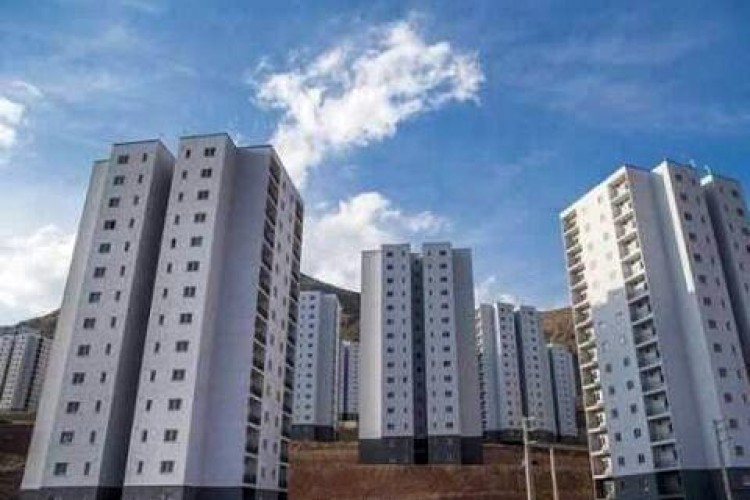 این روزها باز هم پروژه مسکن مهر تپه کوله شهر پاوه خبرساز شده است 