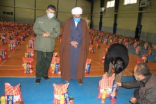 توزیع ۵۰۰ بسته کمک معیشتی به خانوارهای مبتلا به کرونا