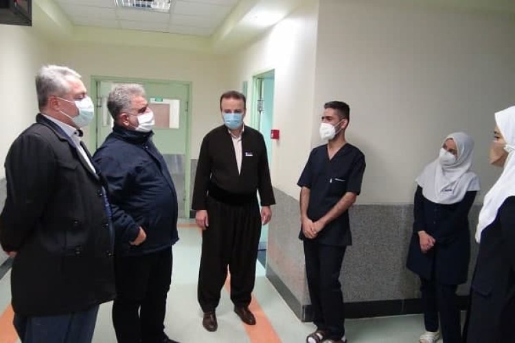 قدردانی فرماندار پاوه از مدافعان سلامت و پرستاران بخش کرونا بیمارستان قدس شهرستان