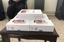 خرید ۱۲ دستگاه تبلت به ارزش۳۰۸میلیون ریال توسط صندوق خیریه هانا شهر نودشه برای دانش اموزان نیازمند