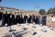 در قالب طرح شهید سلیمانی؛ تعداد 700 بسته معیشتی در جوانرود توزیع گردید