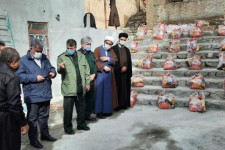  توزیع ۵۰۰ بسته کمک معیشتی به خانوارهای مبتلا به کرونا در پاوه