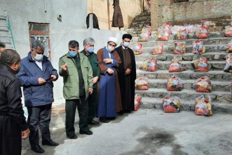  توزیع ۵۰۰ بسته کمک معیشتی به خانوارهای مبتلا به کرونا در پاوه
