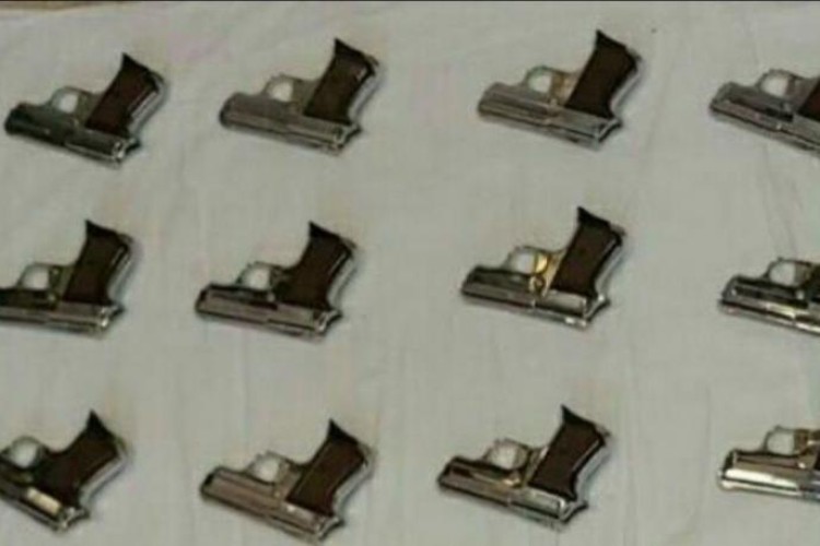 کشف ۴۰ اسلحه کلت کمری در پاوه 