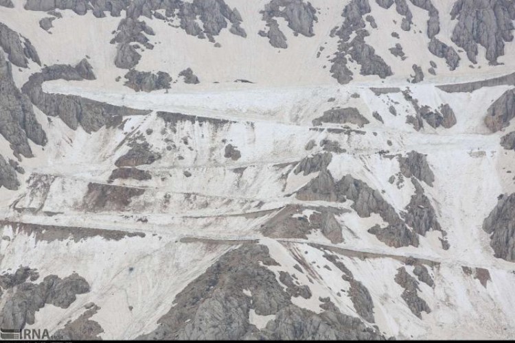 آغاز عملیات برف‌روبی و بازگشایی محور گردنه تته