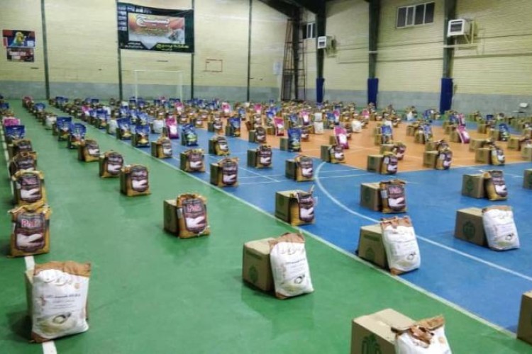 ۴۰۰ بسته معیشتی کمکهای مومنانه در پاوه توزیع شد