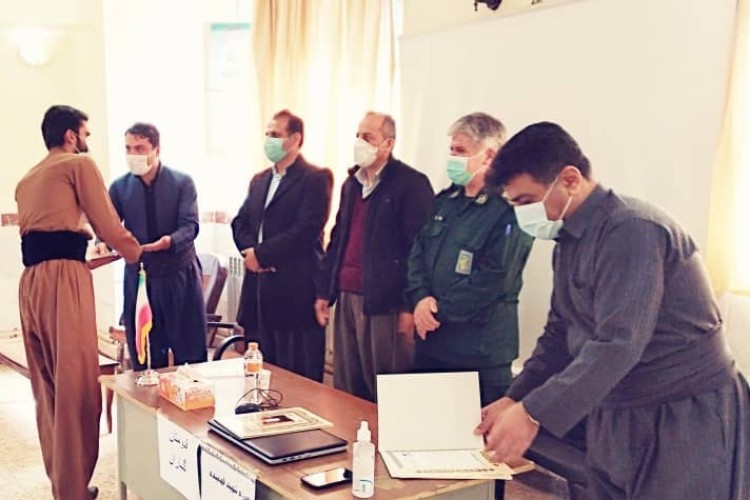 آئین تجلیل از برگزیدگان مسابقه مجازی فجر انقلاب پژوهش سرای رشد پاوه برگزار گردید