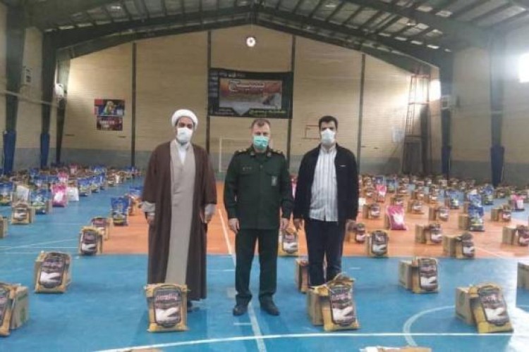 آعاز توزیع بسته های معیشتی به مناسبت ماه مبارک رمضان /توزیع ۲۰۰ بسته غذایی در پاوه