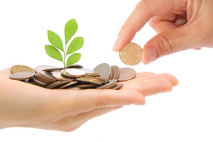 توزیع کمکهای نقدی خیرین در بین اقشار کم درآمد پاوه توسط موسسه خیریه هاومالی خانقاه