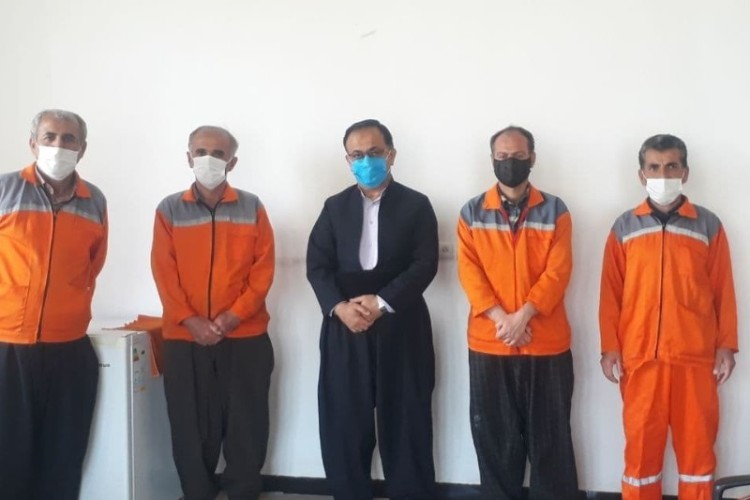 تقدیر از زحمات کارگران خدماتی تلاشگر شهرداری پاوه