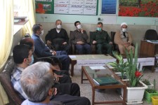 حضور فرماندهی وپرسنل سپاه ناحیه پاوه در مدارس شهرستان و تبریک روز معلم به فرهنگیان