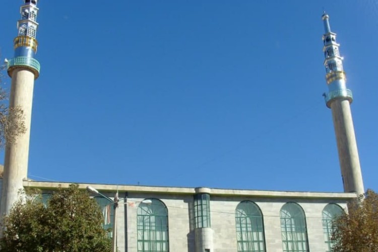 برگزاری نماز جمعه در پاوه برای وداع با رمضان