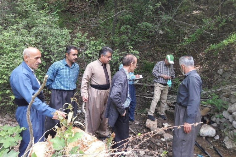 بازدید مدیر اب منطقه ایی استان از وضعیت روستای هانه گرمله پاوه