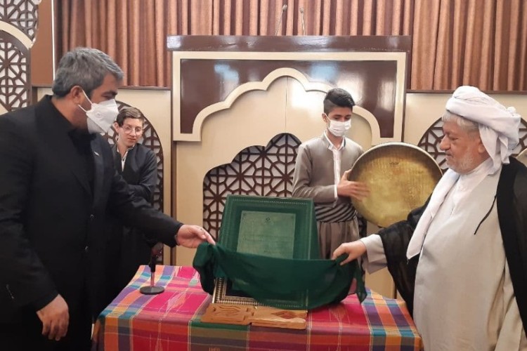 رونمایی از لوح ثبت ملی جشن میلاد پیامبر اکرم (ص) در مسجد جامع پاوه