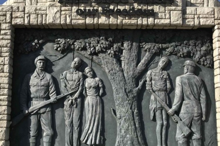 ئاڵمان دماو ۱۰۰ ساڵێ لواچیری؛