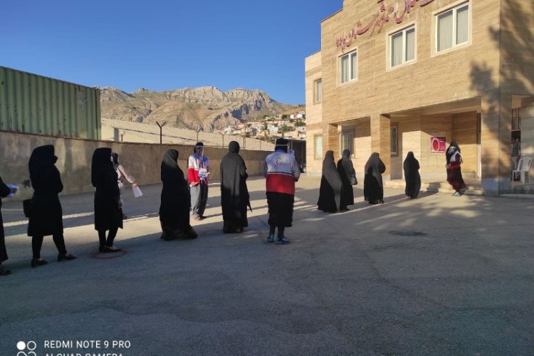 حضور پرشور مردم شهرستان پاوه در صف های رأی