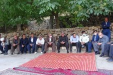 کمبود آب در برخی از باغات نودشه وارد مرحله بحران گردیده است/دبی آب استحصالی از چشمه بل ؛ به نصف رسیده است/خشک شدن منابع آبی باغات نودشه