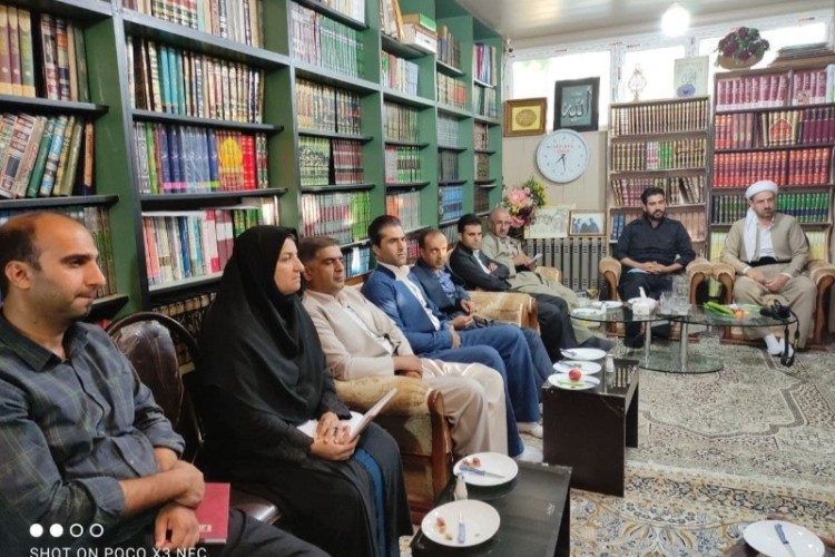 دیدار منتخبین شورای شهر نودشه با حاج ماموستا ملا قادر قادری امام جمعه پاوه