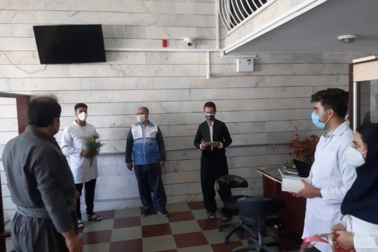 معاون فرماندار: موج پنجم کرونا،می تواند چالش های جدی برای مردم داشته باشد/ نماینده دادستان: با دفاتری که مراجعین انها بدون ماسک در صف انتظار باشند ،برخورد می شود