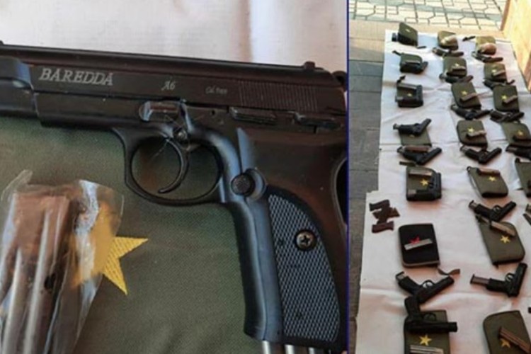 ضربه سنگین سپاه به قاچاقچیان سلاح در پاوه / کشف بیش از ۷۵ قبضه سلاح جنگی 