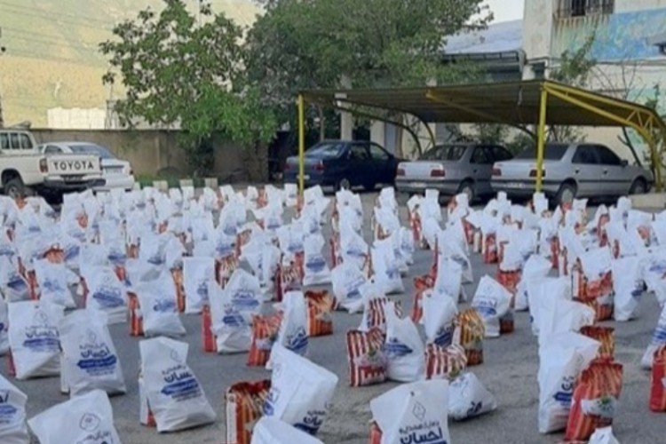 آغاز توزیع بسته های معیشتی و کمکهای مومنانه به مناسبت هفته بسیج
