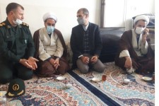 دیدار با خانواده های شهدا در پاوه