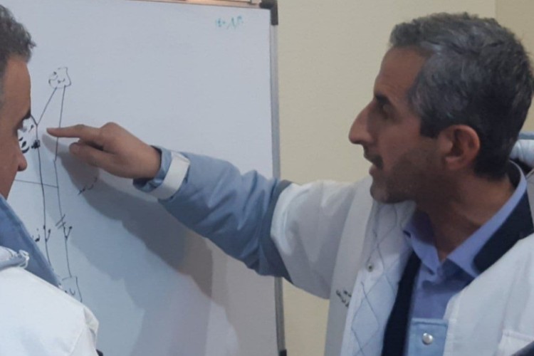 سه اکیپ نیروهای اداره برق به نودشه و روستاهای دزاور اعزام شده اند/اتصال مجدد برق دو روستای پاوه