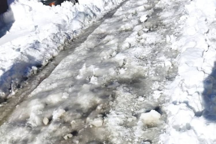 لطفا از پشت میزهای خود بلند شوید و در خیابان ها چرخی بزنید/نقدی بر شورا و شهرداری پاوه