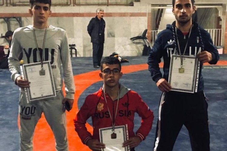 درخشش کشتی گیران شهرستان پاوه در مسابقات آموزشگاههای استان