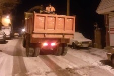 نمک پاشی معابر و خیابان های سطح شهر پاوه